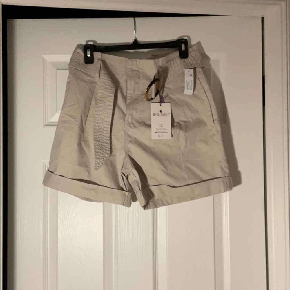 Gloria Vanderbilt Women's Tan Cargo Shorts
